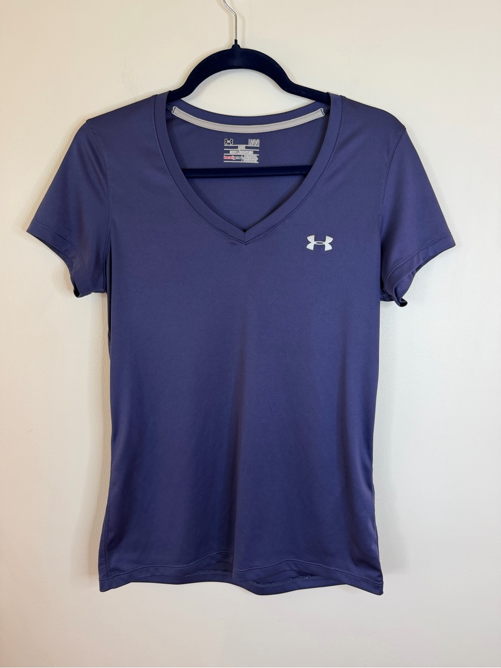 Under Armour Women's Purple/blue V-Neck Short Sleeve Performance Tee Large